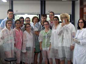 Un grupo de estudiantes de bachillerato, en Ciencia AHORA.